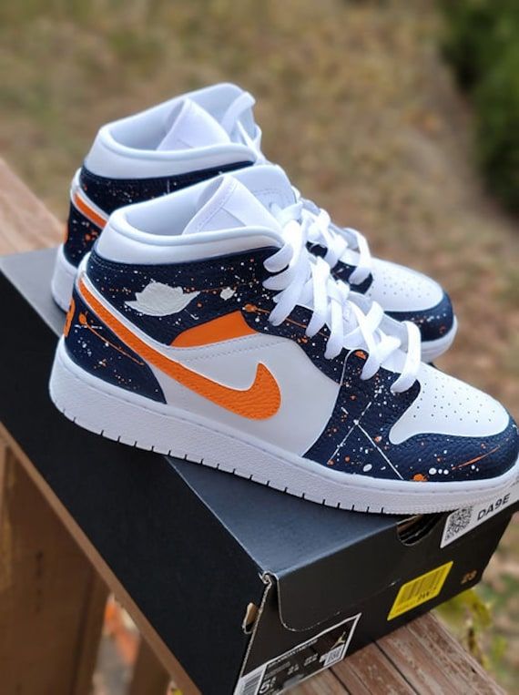 Casual Sneakers - Comfortable and stylish sneakers perfect for everyday wear